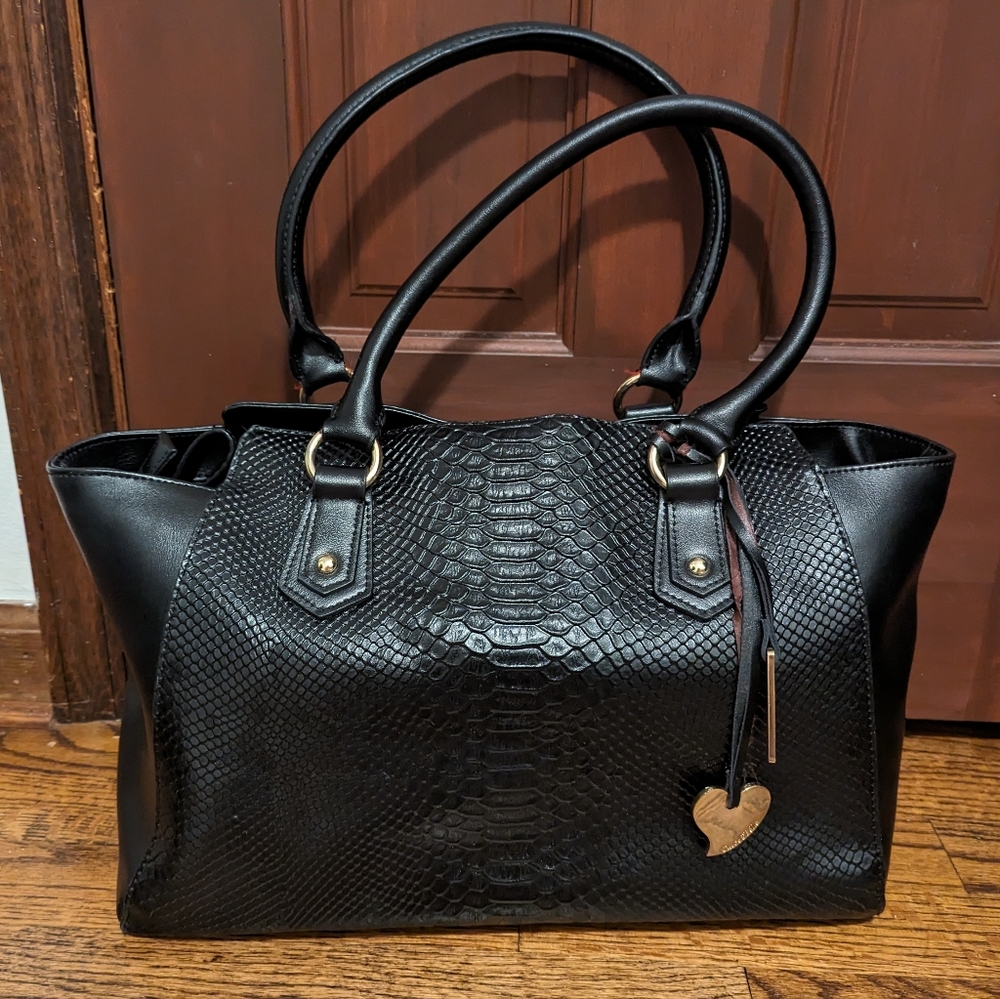 Cuore & Pelle Black Duffle/Tote Bag